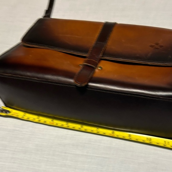 Patricia Nash Classic Crossbody Bag - Picture 8 of 9
